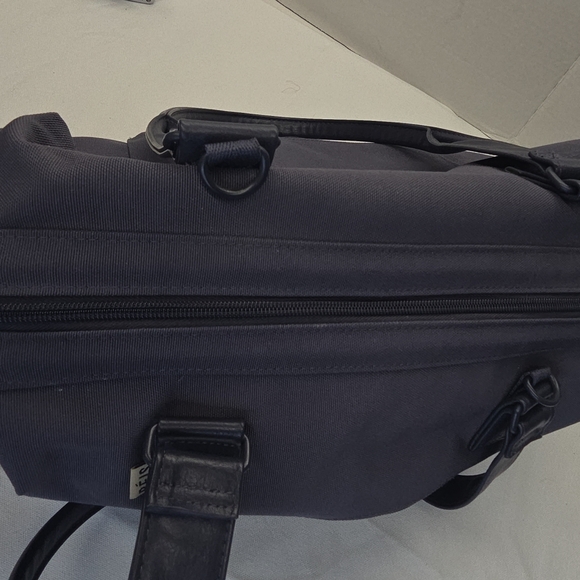 Beis "The Convertible Weekender" in Grey, Travel / Carry On Luggage Pre-owned - Picture 5 of 16